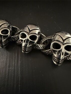 Men's Silver Skull Link Bracelet - Gothic Chain Jewelry